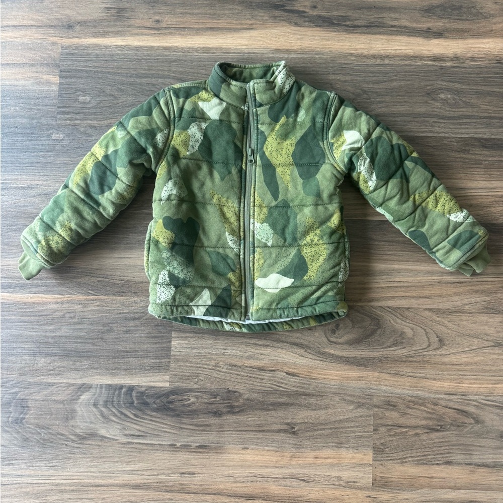 Tea Collection Cool Camo Quilted Jacket Coat size Small 4-5